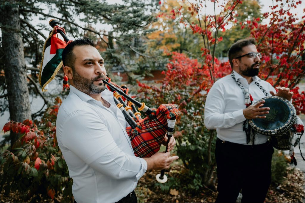 An Algerian band leads to groom to his bride