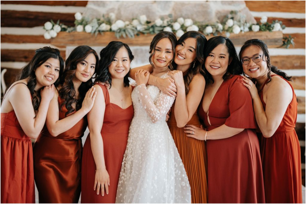 bride and her bridesmaids at Stonefields by Cindy Lottes Photography