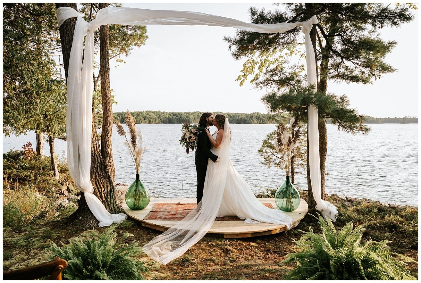 relaxed natural lakeside wedding